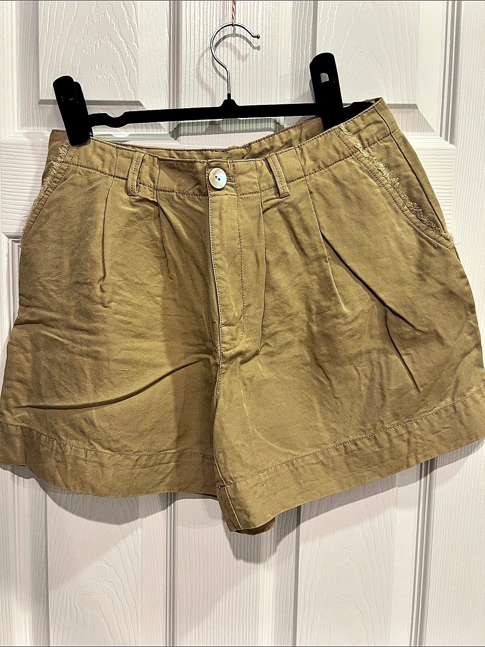 Tommy Bahama Bermuda Shorts in Brown Size Small Like New